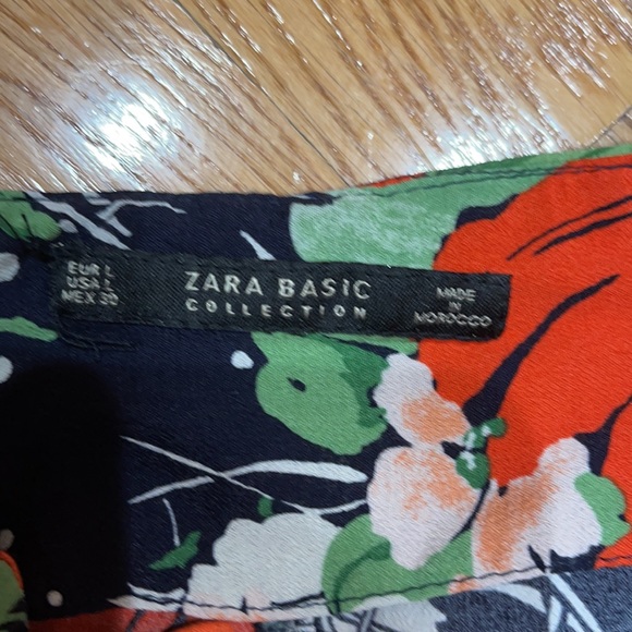 Gorgeous floral high waisted wide leg flowy pants - Picture 3 of 7